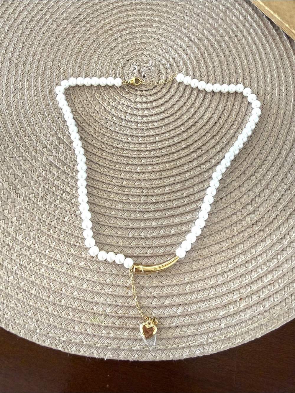 New trescolori Lover's Crescent Pearl Chain - Picture 2 of 4
